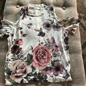 Spandex floral t-shirt with cut out shoulders